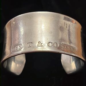 Tiffany & Co Extra Wide Cuff Bracelet (AUTHENTIC)